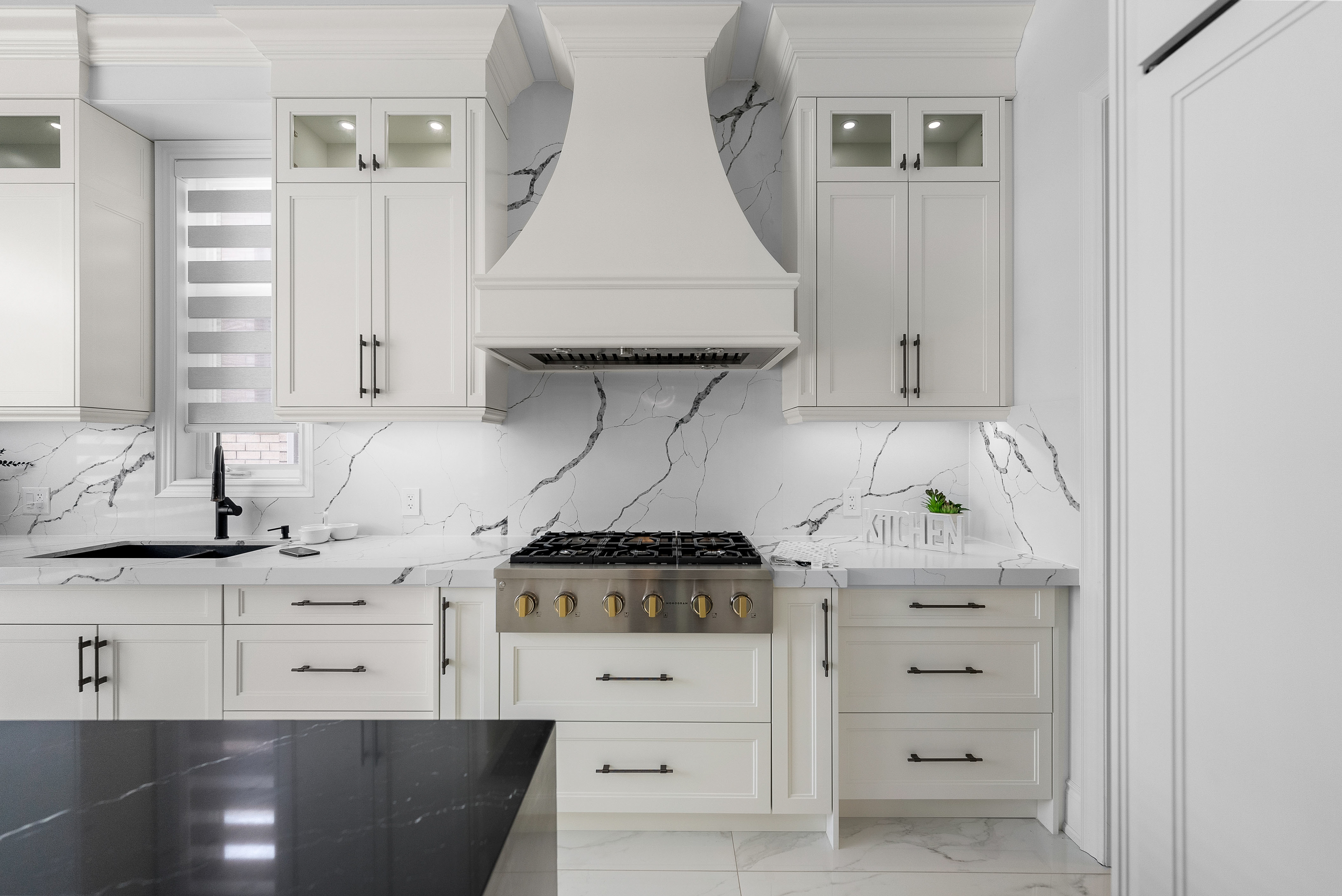 Quartz Countertops & Backsplash